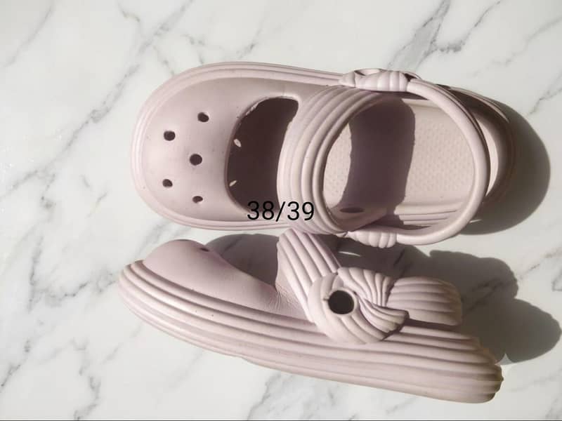 clogs/crocs 8