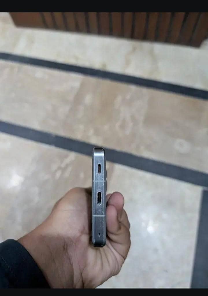 Sharp Aquos R7 1
