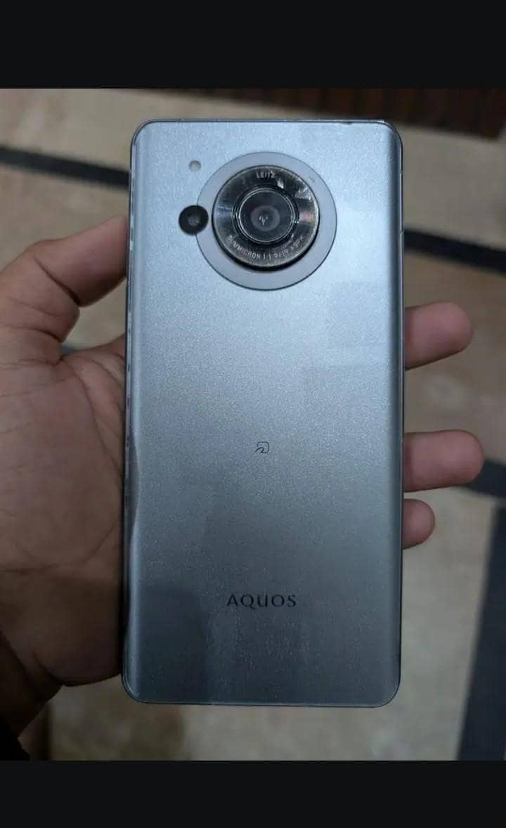Sharp Aquos R7 3