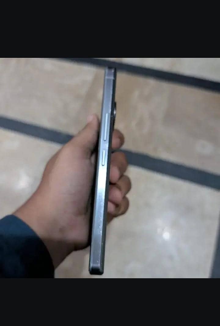 Sharp Aquos R7 4