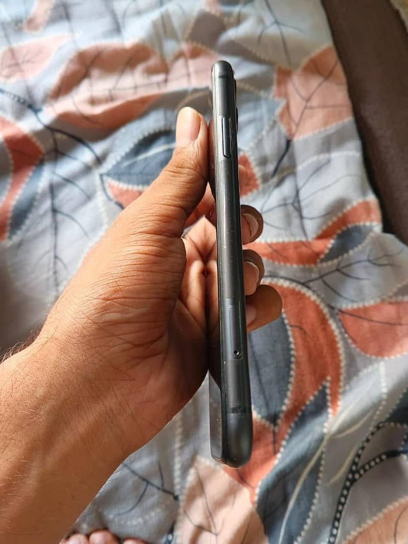 Apple iPhone 11 5