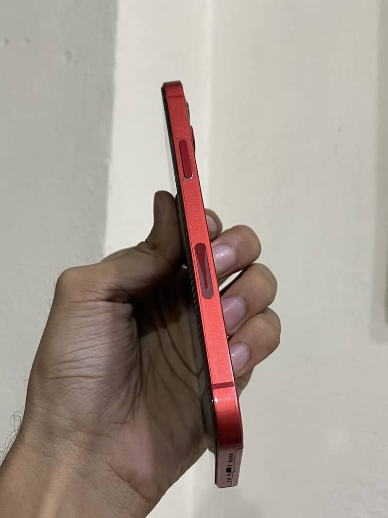 Apple iPhone 12 4