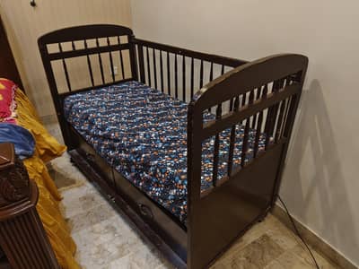 baby cort bed