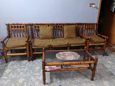 bans chair's set with table