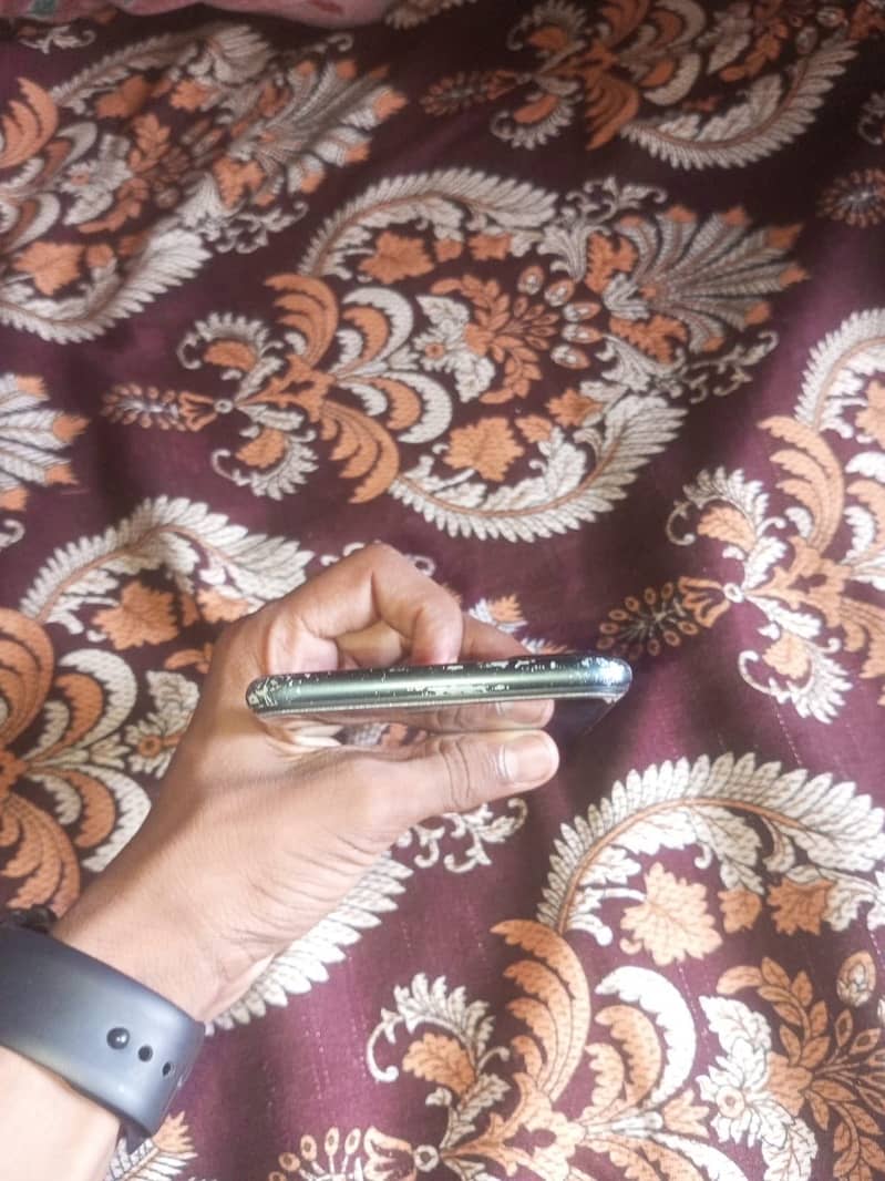 Apple iPhone 7 Plus 0