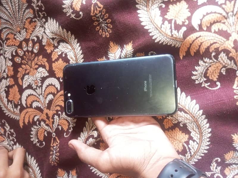 Apple iPhone 7 Plus 3