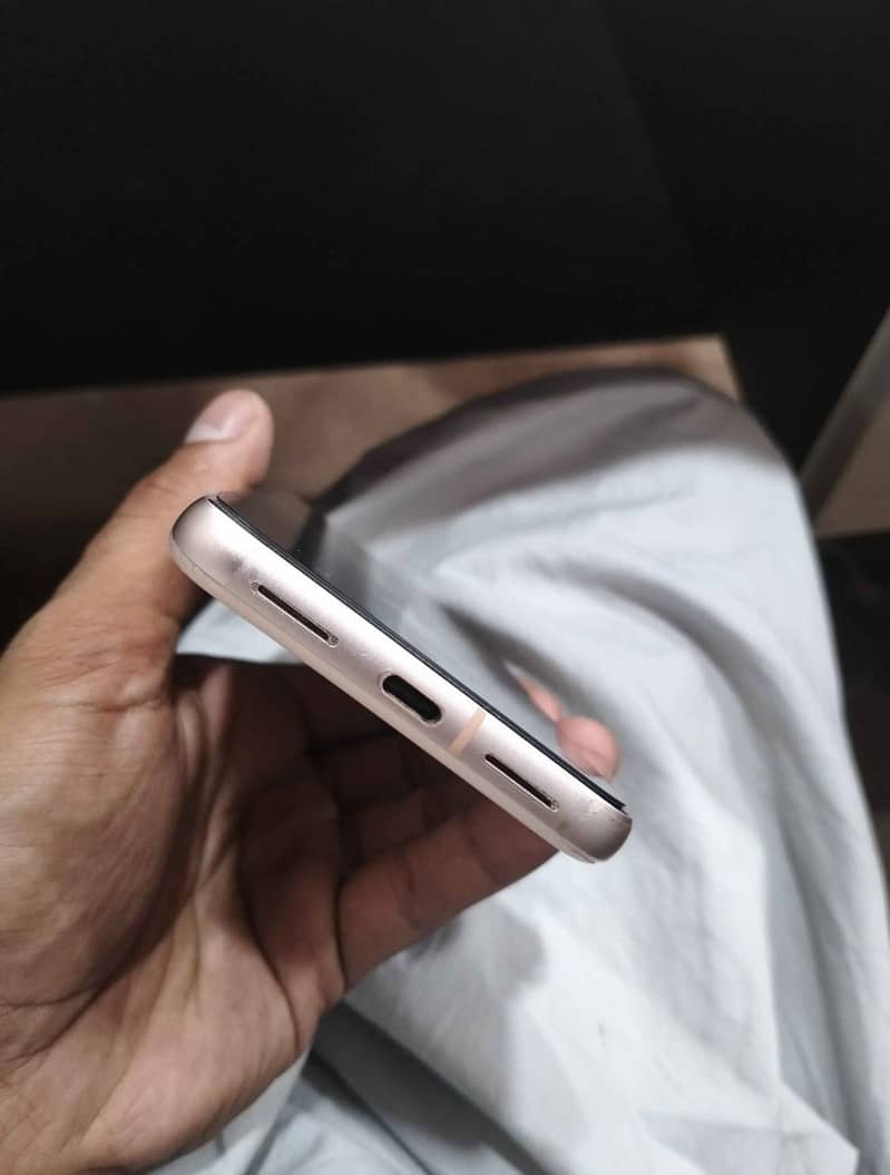 Google Pixel 8 3