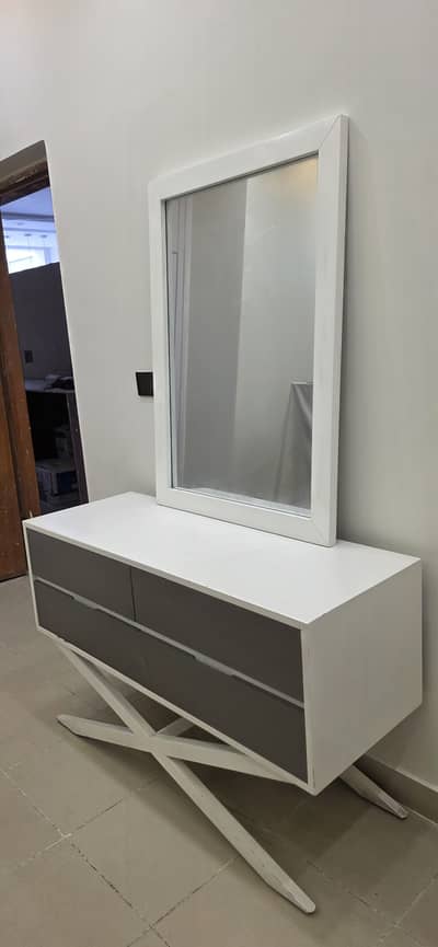 Dressing table and Mirror (ChenOne)