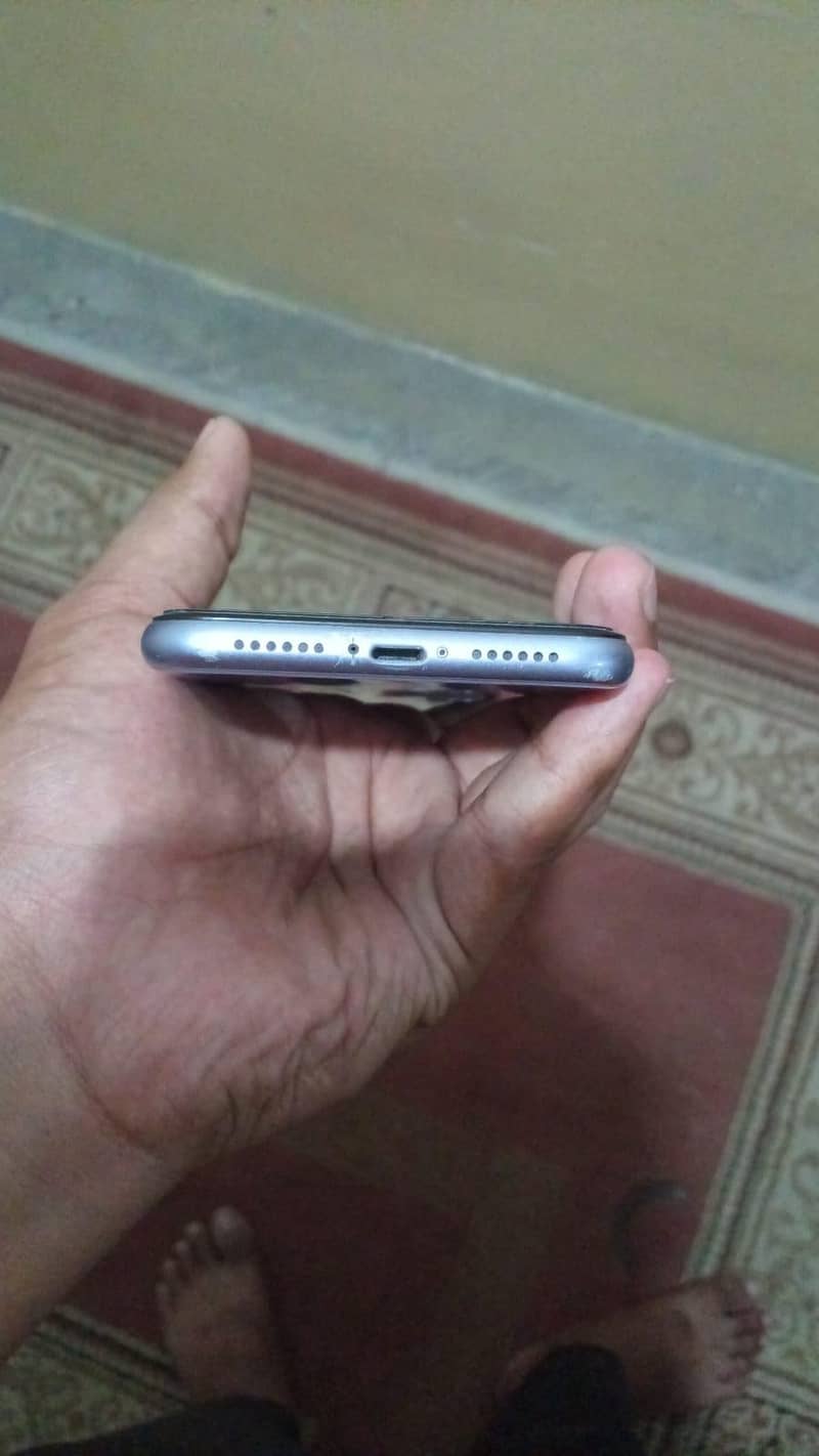 Apple iPhone 11 5