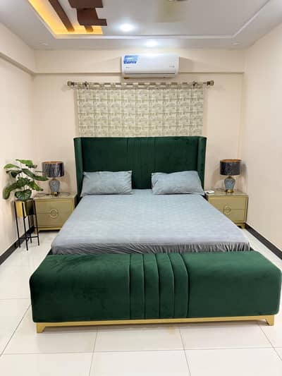 Designed bed set with dressing table and mirror