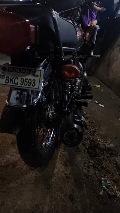 i am looking for honda 125 self start