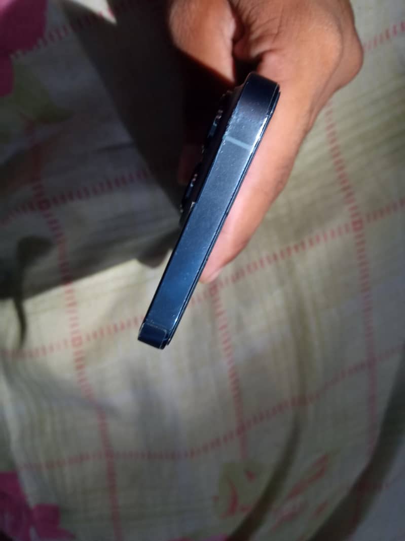 Apple iPhone 13 Pro 1