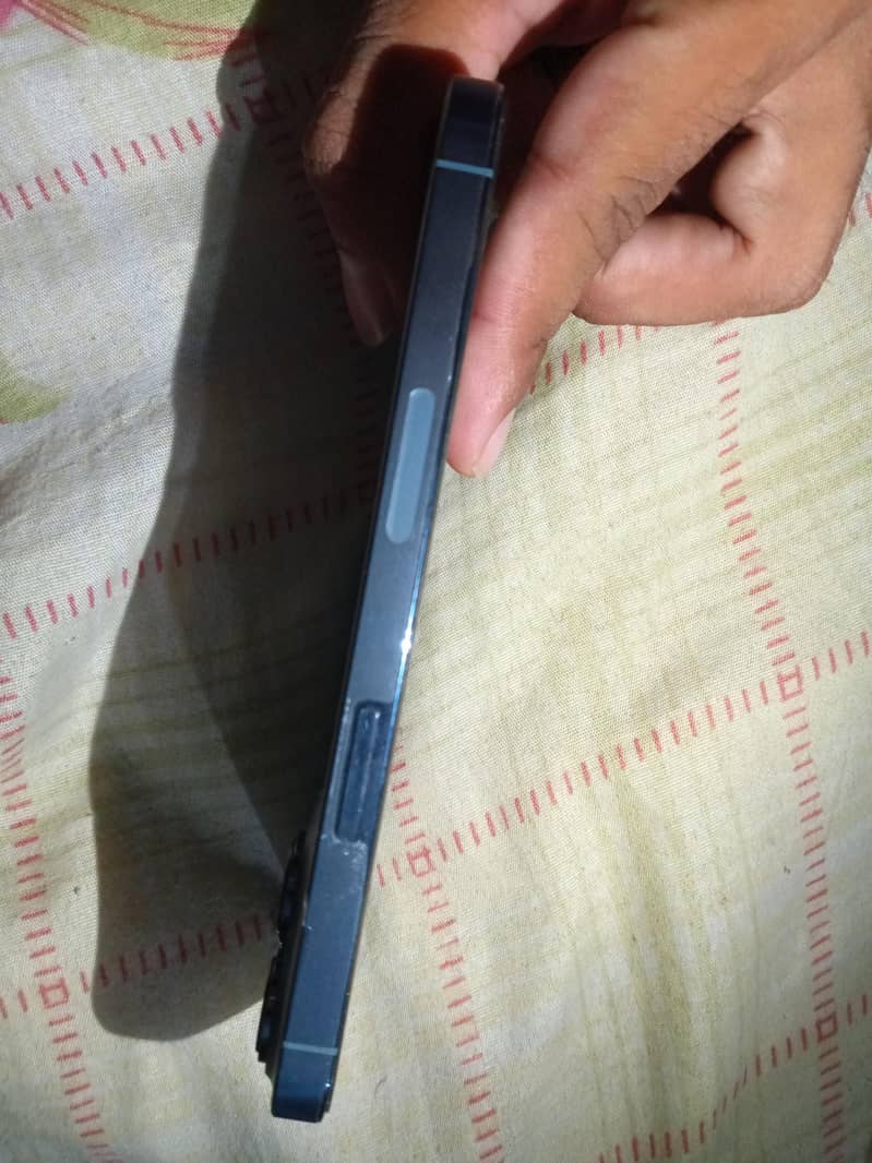 Apple iPhone 13 Pro 2