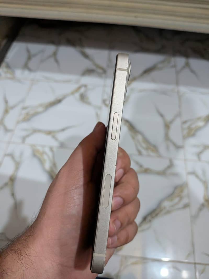 Apple iPhone 13 2
