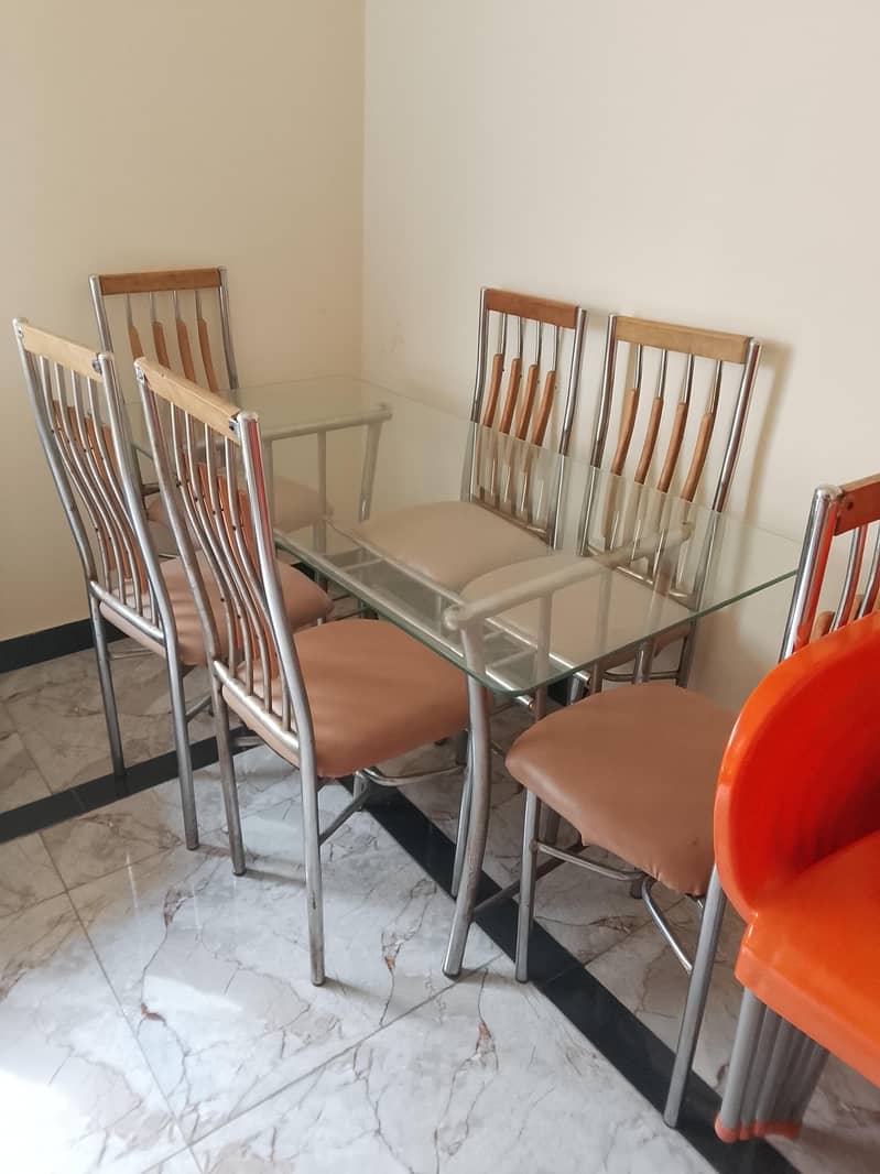 Dining table 0