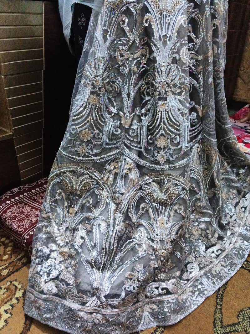 maxi grey silver 1