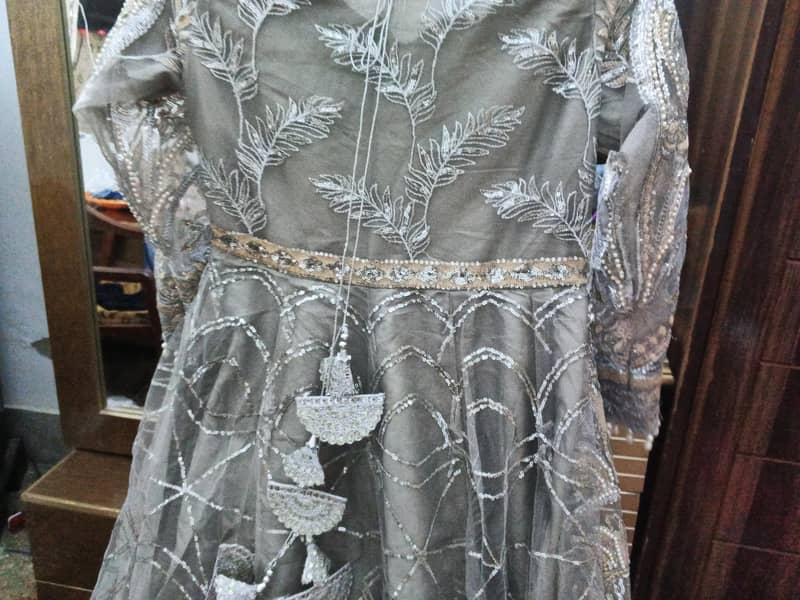 maxi grey silver 3