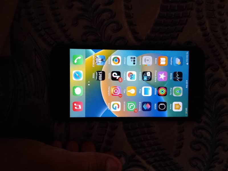 Apple iPhone 8 Plus 2