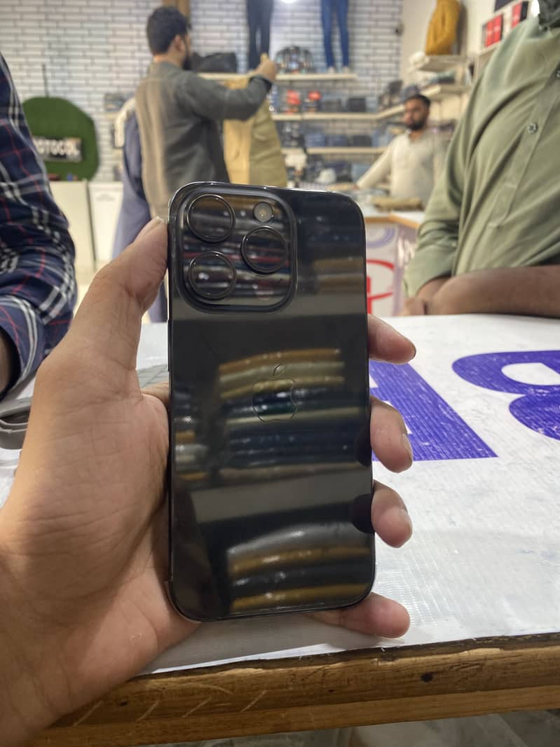 Apple iPhone 15 Pro 2