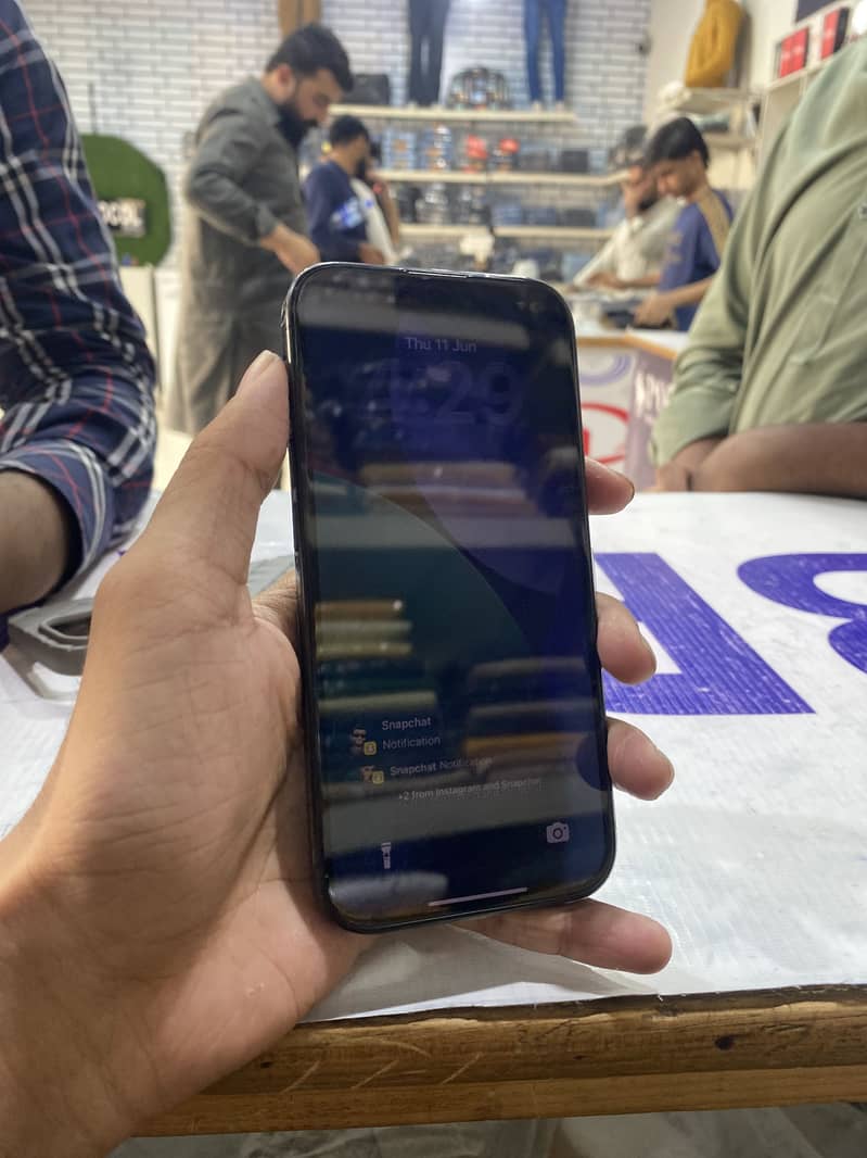 Apple iPhone 15 Pro 3