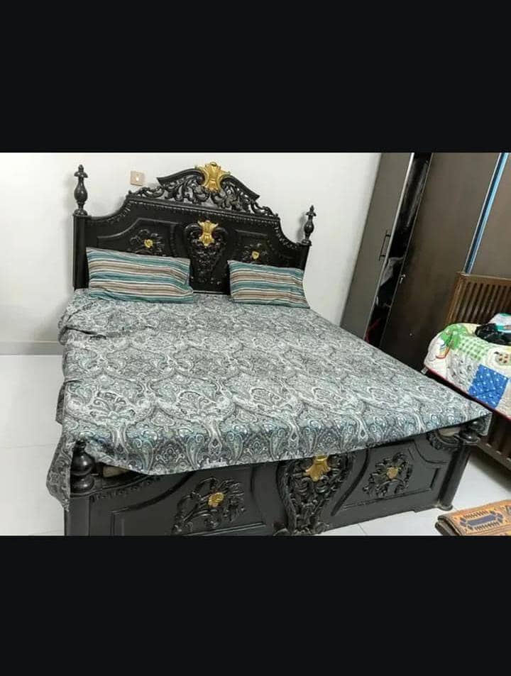 bed wodden 0