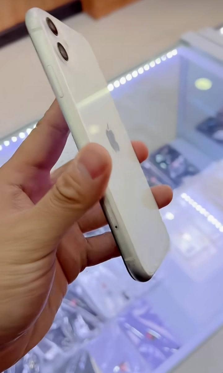 Apple iPhone 11 2
