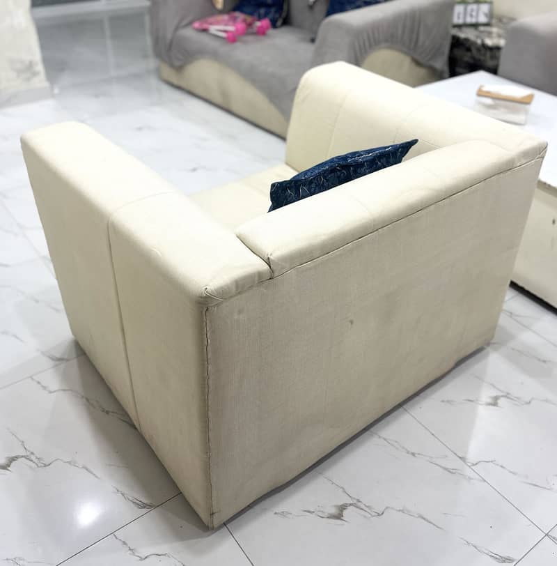 7 seater Sofas Set and Table 7