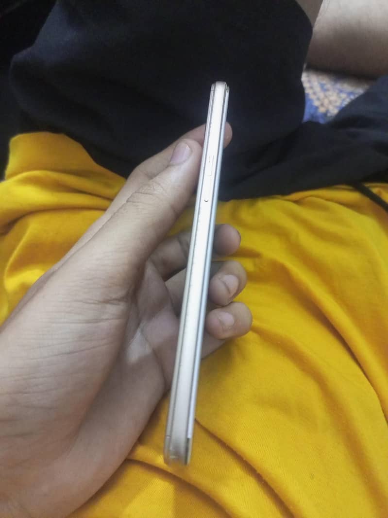 OPPO A37 4