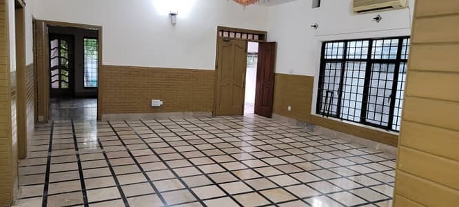 G/11 500gaz Ground +Basement 5bed House Available For Rent Real Piks