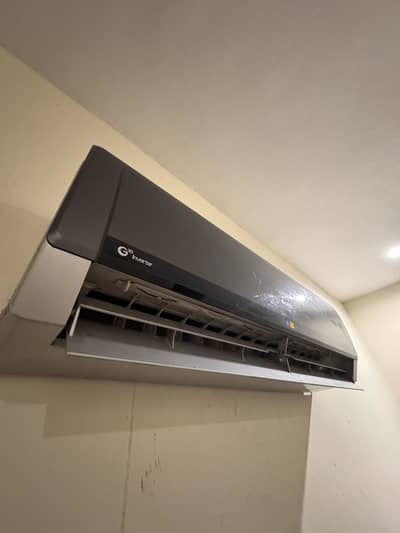 G 10 Gree Ac 1.5 ton working condition