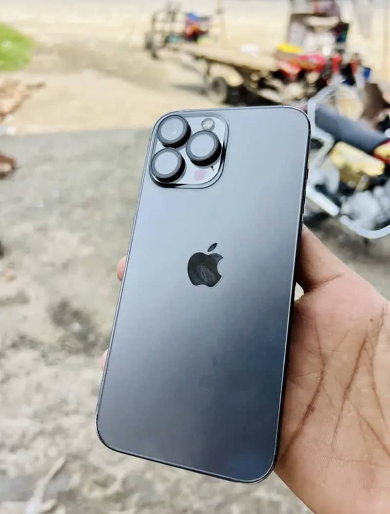 Apple iPhone 13 Pro Max 0