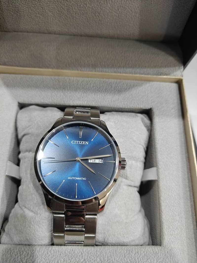 CITIZEN® 8