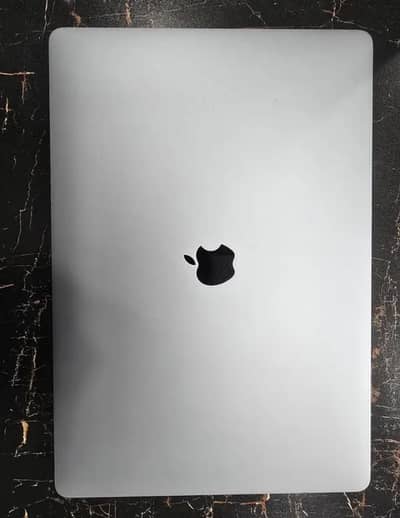 MacBook Pro 15" 2019 | Core i9 | 32GB RAM | 1TB SSD | 10/10