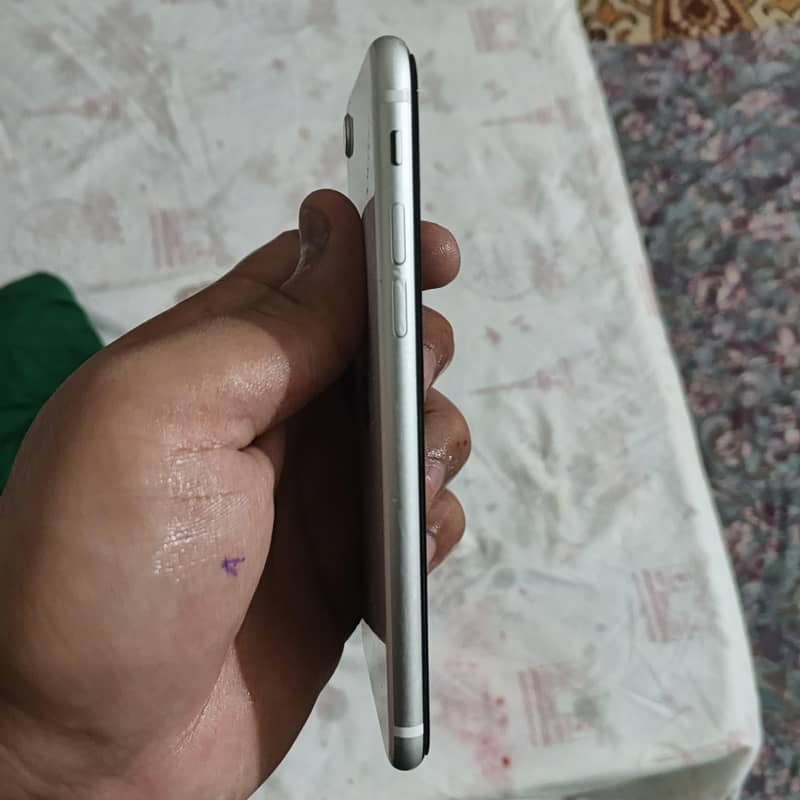 Apple iPhone SE 3