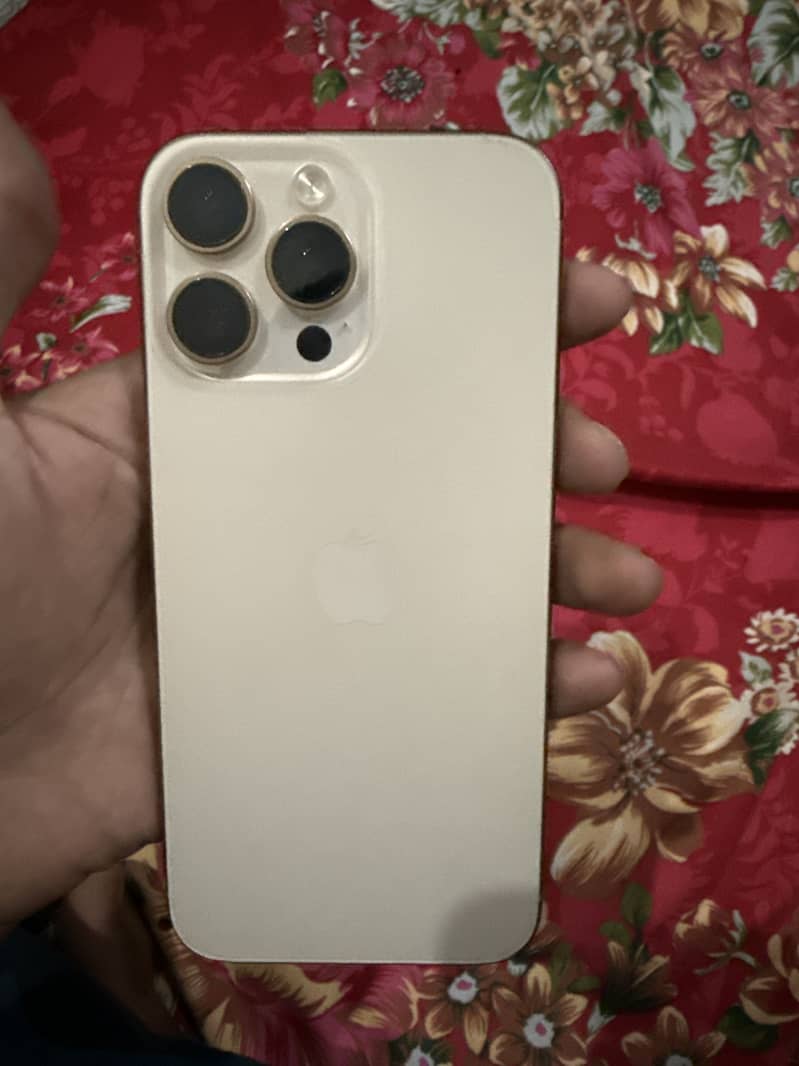 Apple iPhone 16 Pro Max 0