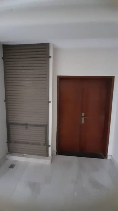Beautiful Brand New 4beds Apartment available for rent in Askari-10