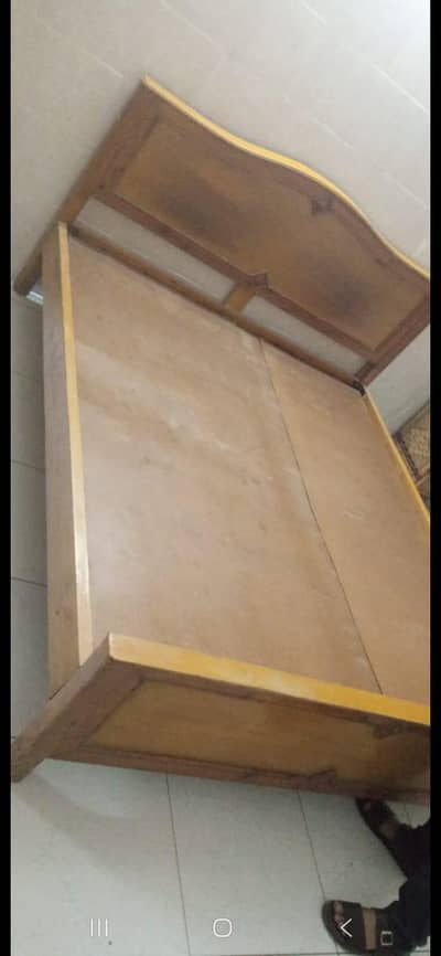 Selling Queen size wooden bed