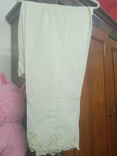 skin color sute 3 piece with sfoon dupata lays with 4 side