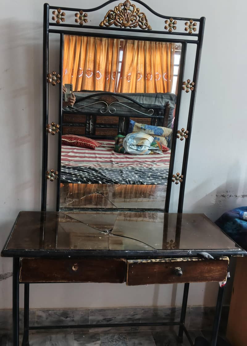 King Size  bed with dressing table 3