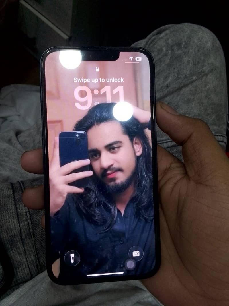 Apple iPhone 13 0