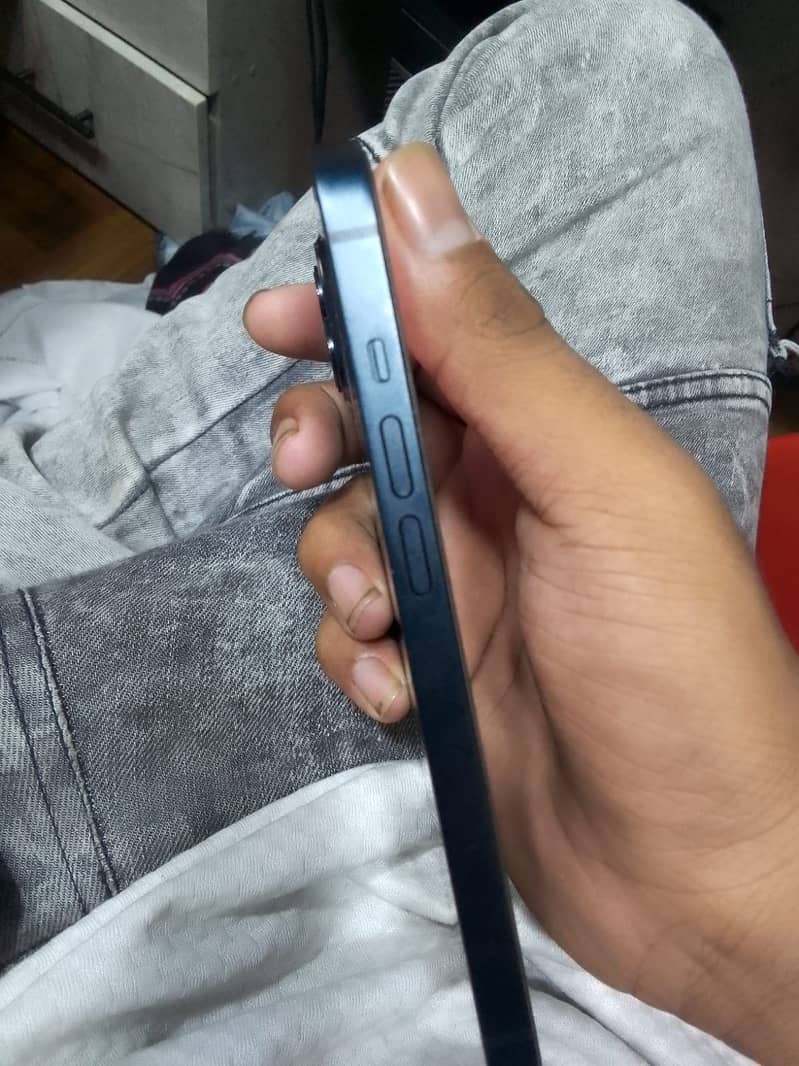 Apple iPhone 13 1