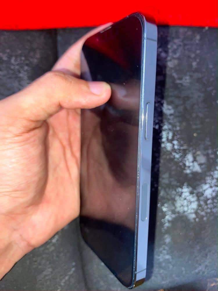 Apple iPhone 13 Pro 4