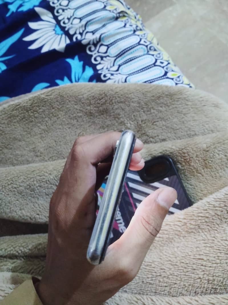Apple iPhone X 6