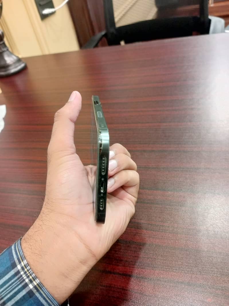 Apple iPhone 12 Pro Max 3