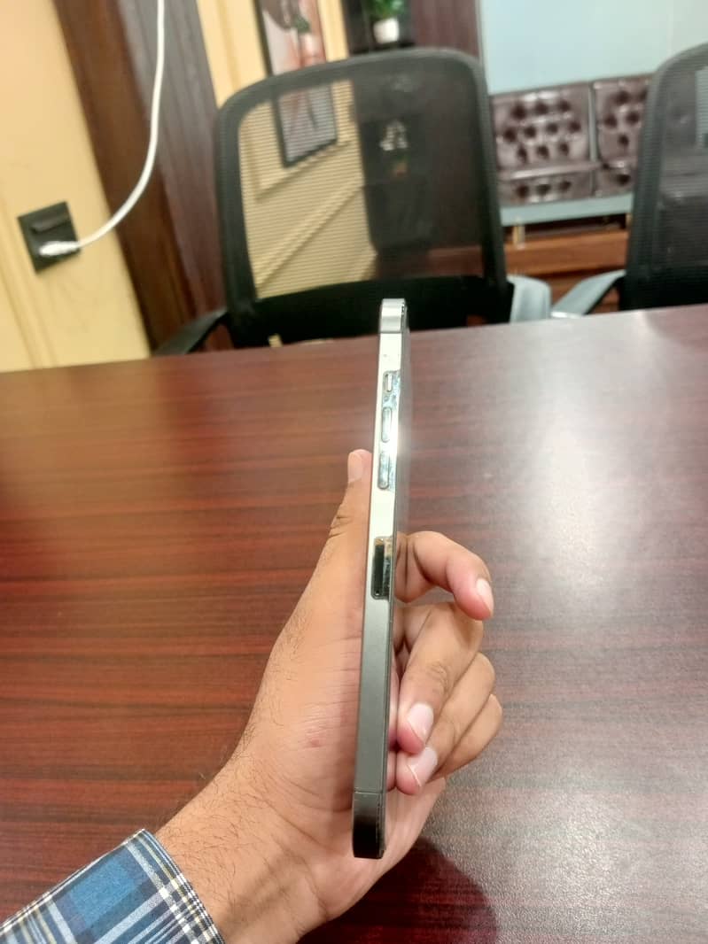 Apple iPhone 12 Pro Max 10