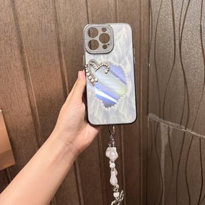 Luxury Mirror Heart Pearl iPhone Case – Excellent Condition