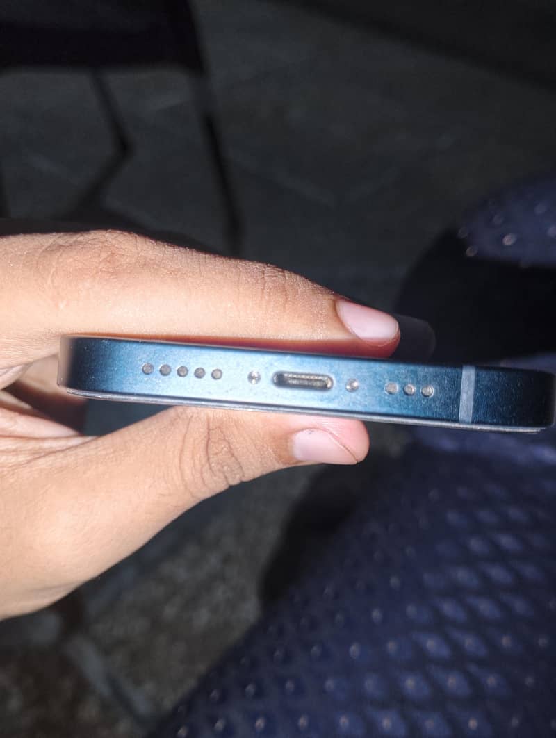 Apple iPhone 13 4