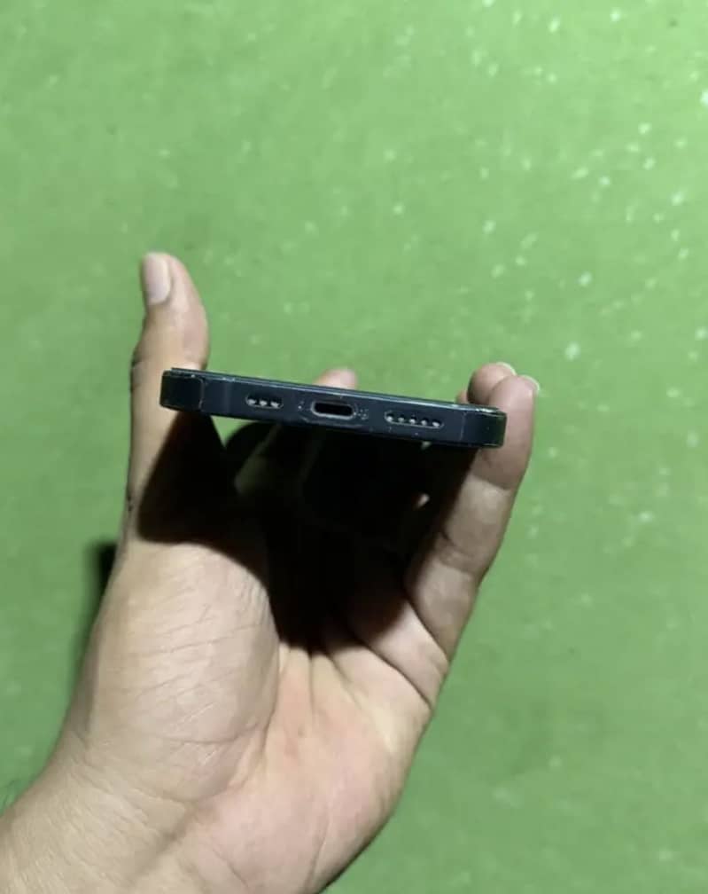 Apple iPhone 13 1