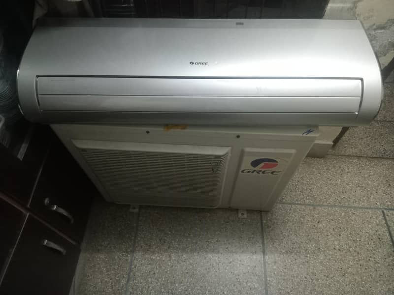 Green split AC condition 10/10 3