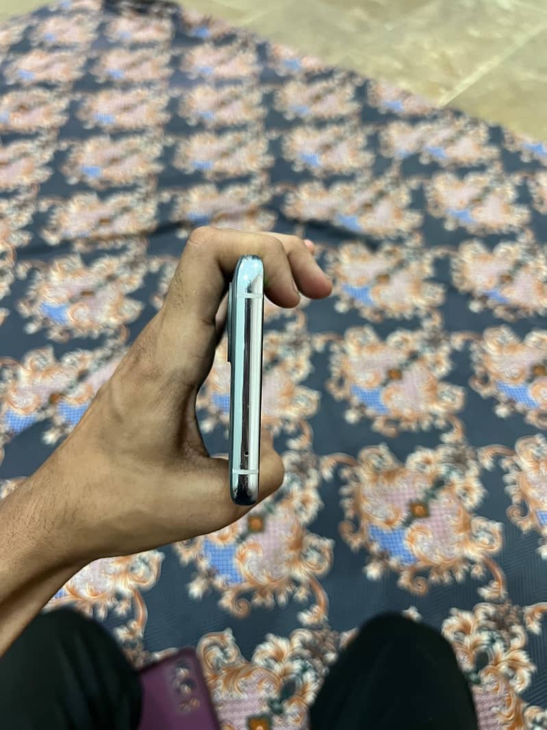 One Plus 9 Pro 6